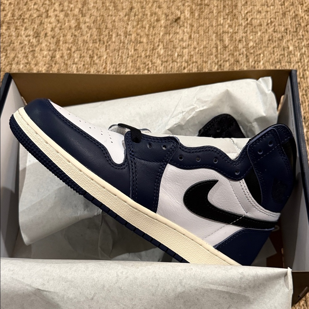 Nike Men's Navy and White High-Top Sneakers